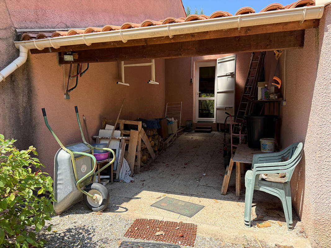 Maison à VILLEMOUSTAUSSOU