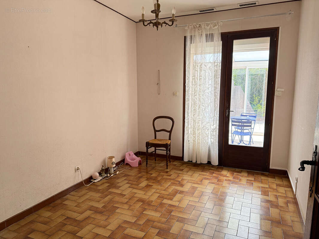 Maison à VILLEMOUSTAUSSOU