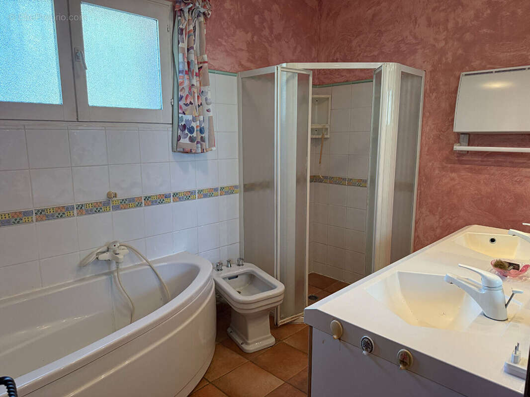 Maison à VILLEMOUSTAUSSOU