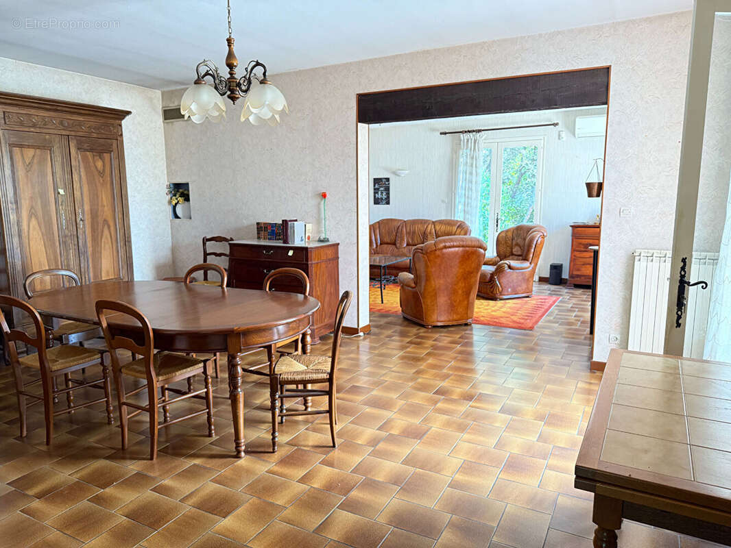 Maison à VILLEMOUSTAUSSOU