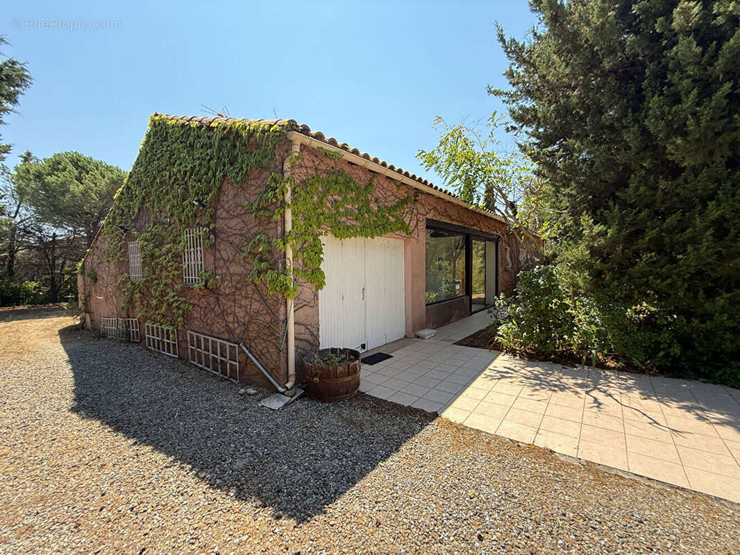 Maison à VILLEMOUSTAUSSOU