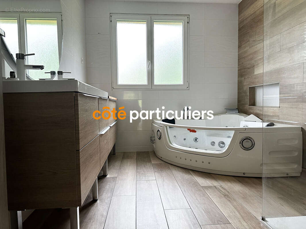 Maison à THAON-LES-VOSGES