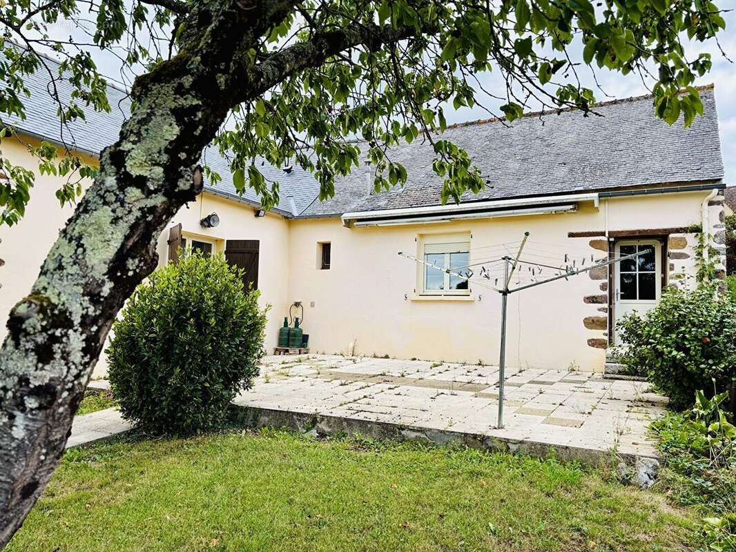 Maison à SOUGE-LE-GANELON