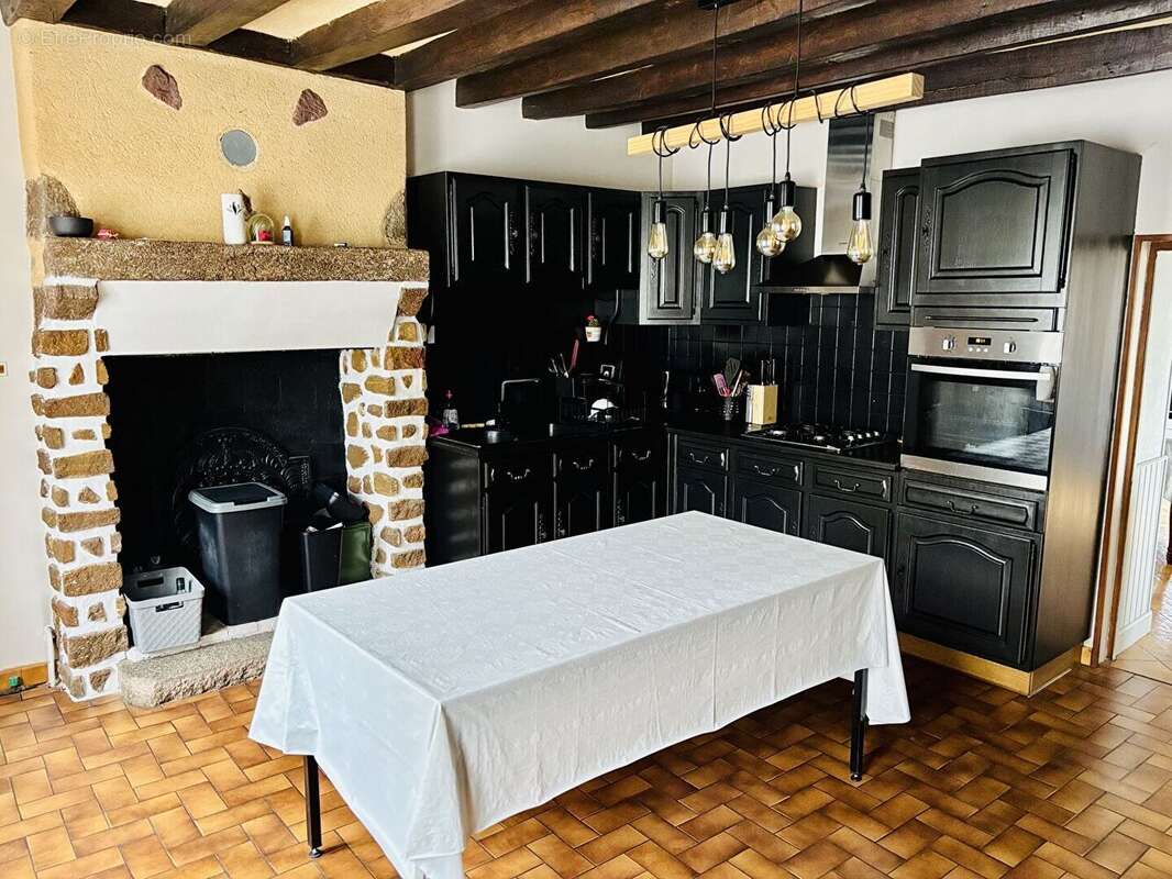 Maison à SOUGE-LE-GANELON