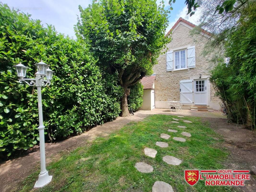 Maison à BONNIERES-SUR-SEINE