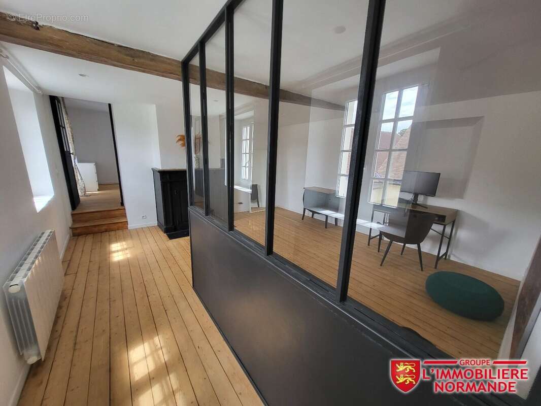 Maison à LA VILLENEUVE-EN-CHEVRIE