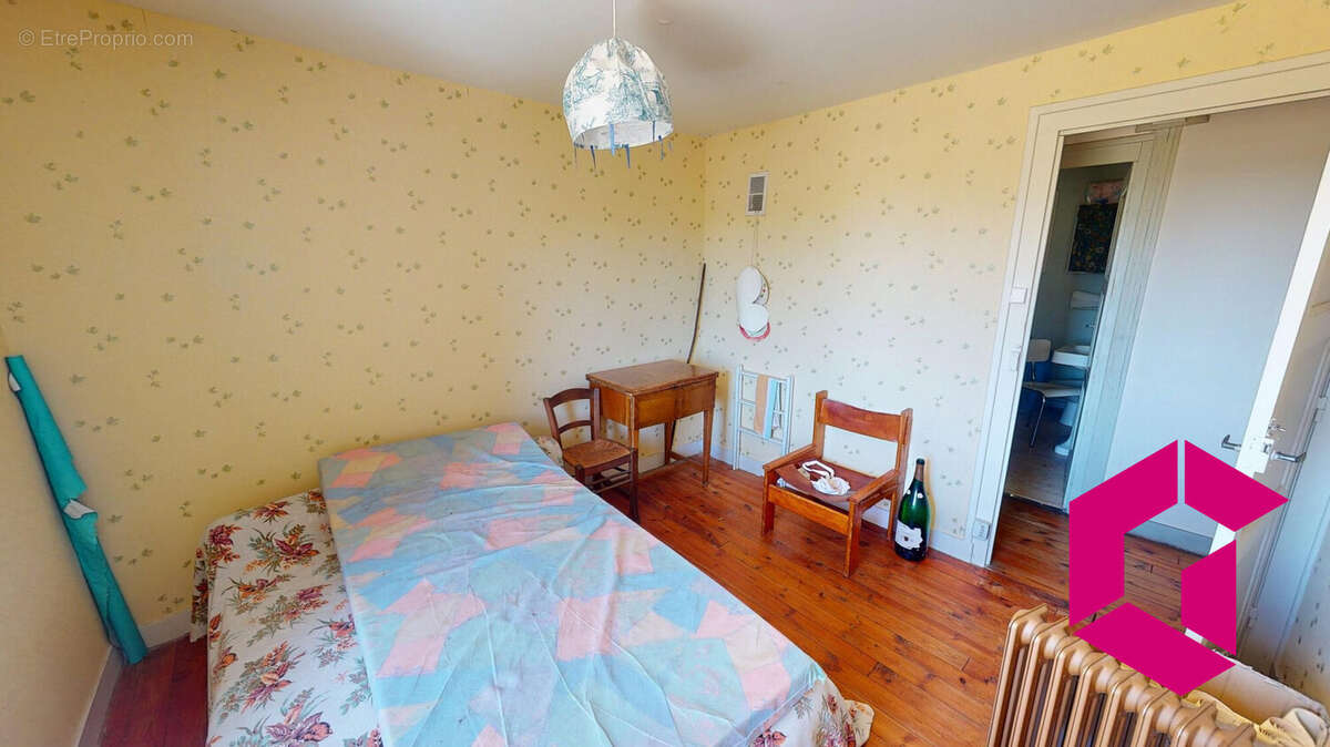 Maison à USSON-EN-FOREZ