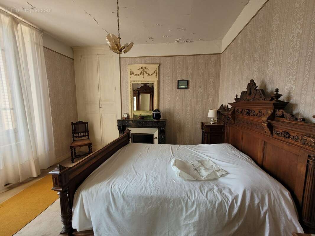 Maison à MOUTIERS-AU-PERCHE