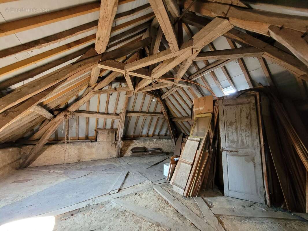 Maison à MOUTIERS-AU-PERCHE