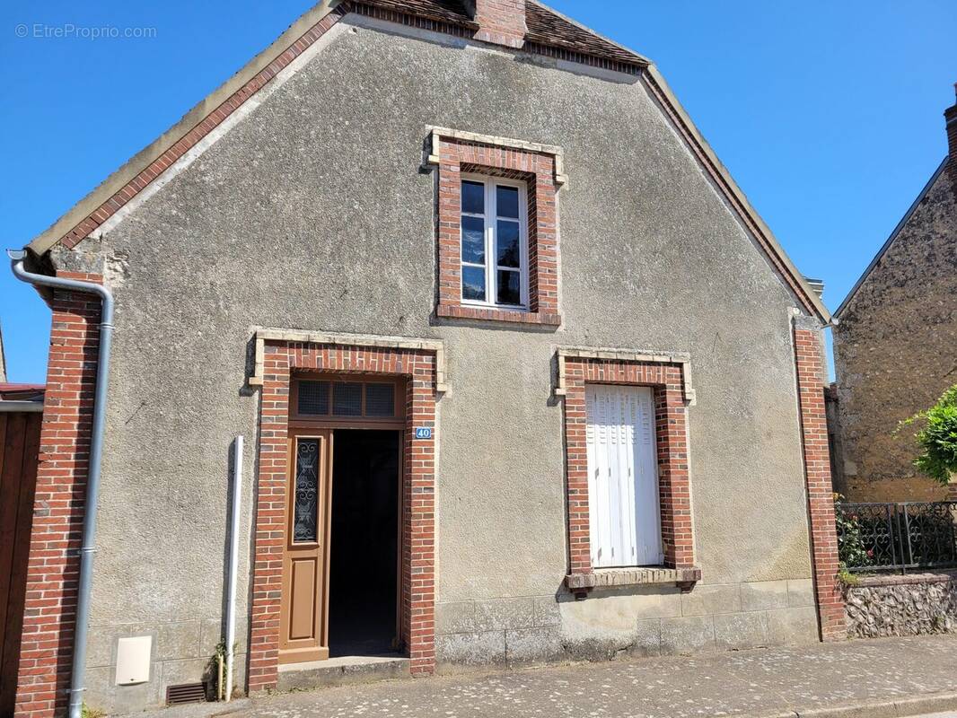 Maison à MOUTIERS-AU-PERCHE