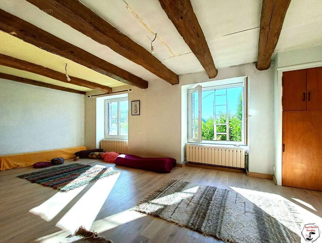 Maison à COLOMBIER-LE-VIEUX