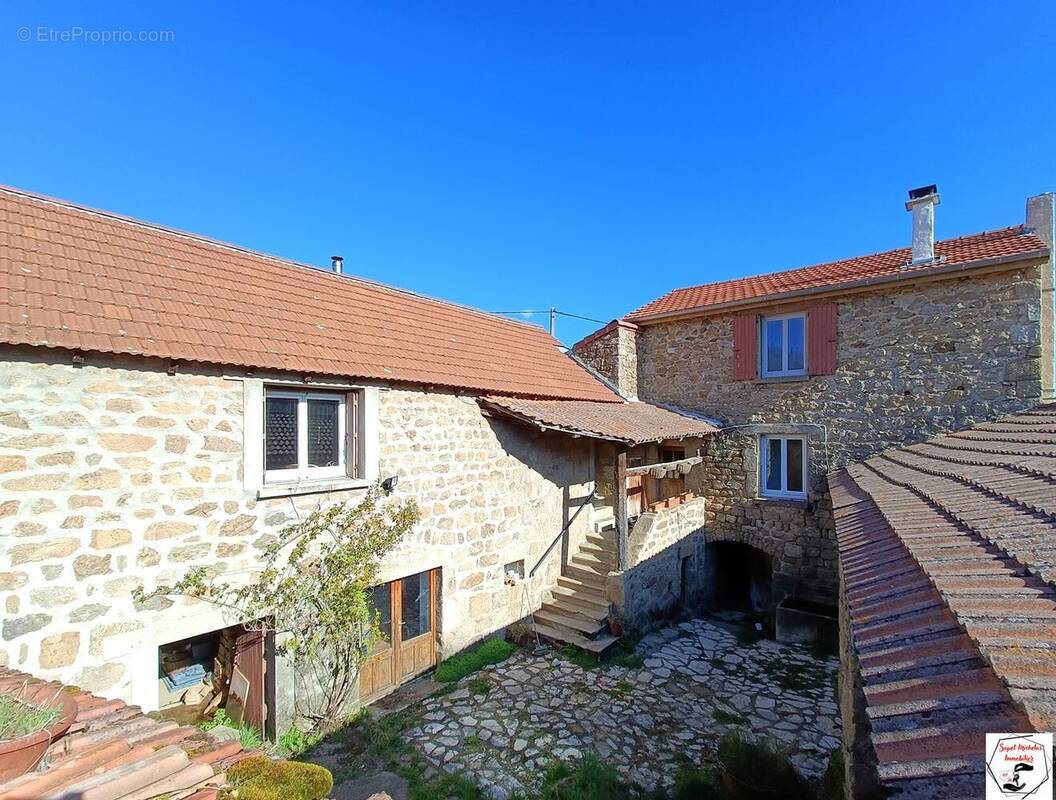 Maison à COLOMBIER-LE-VIEUX