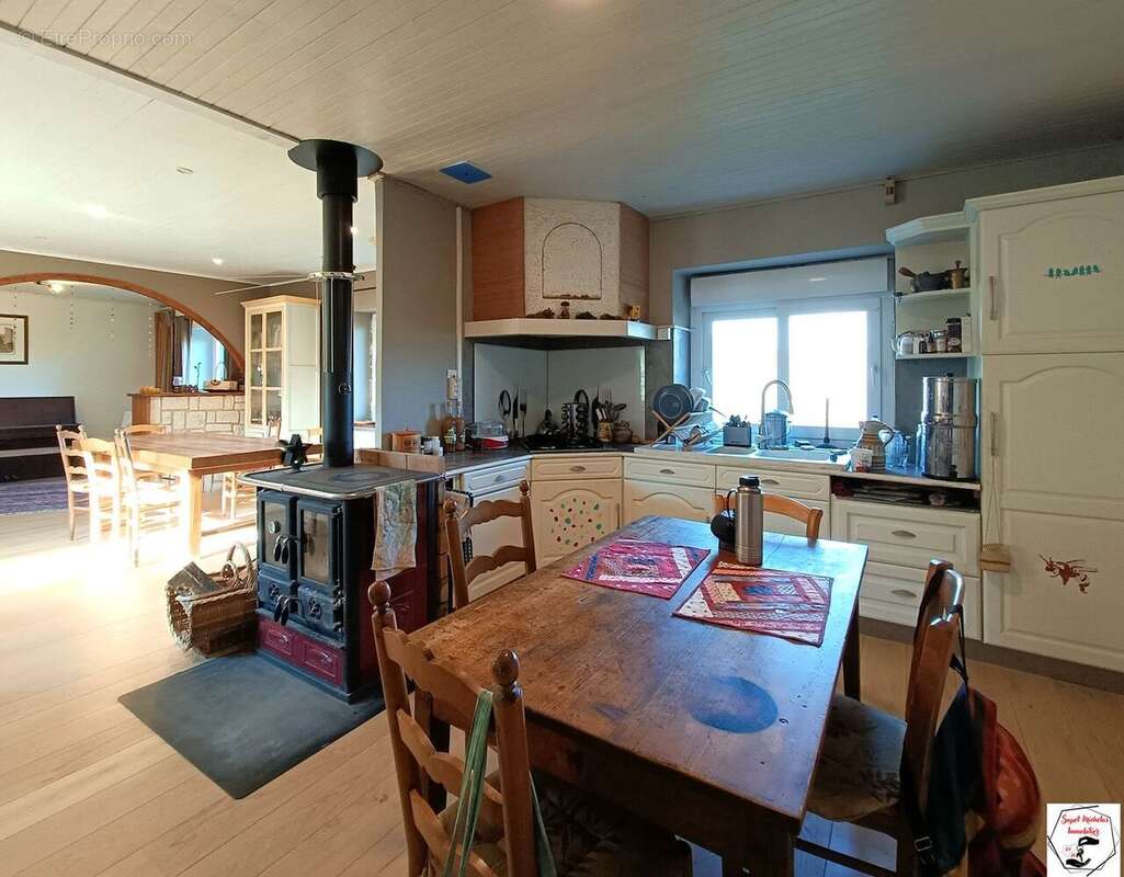 Maison à COLOMBIER-LE-VIEUX