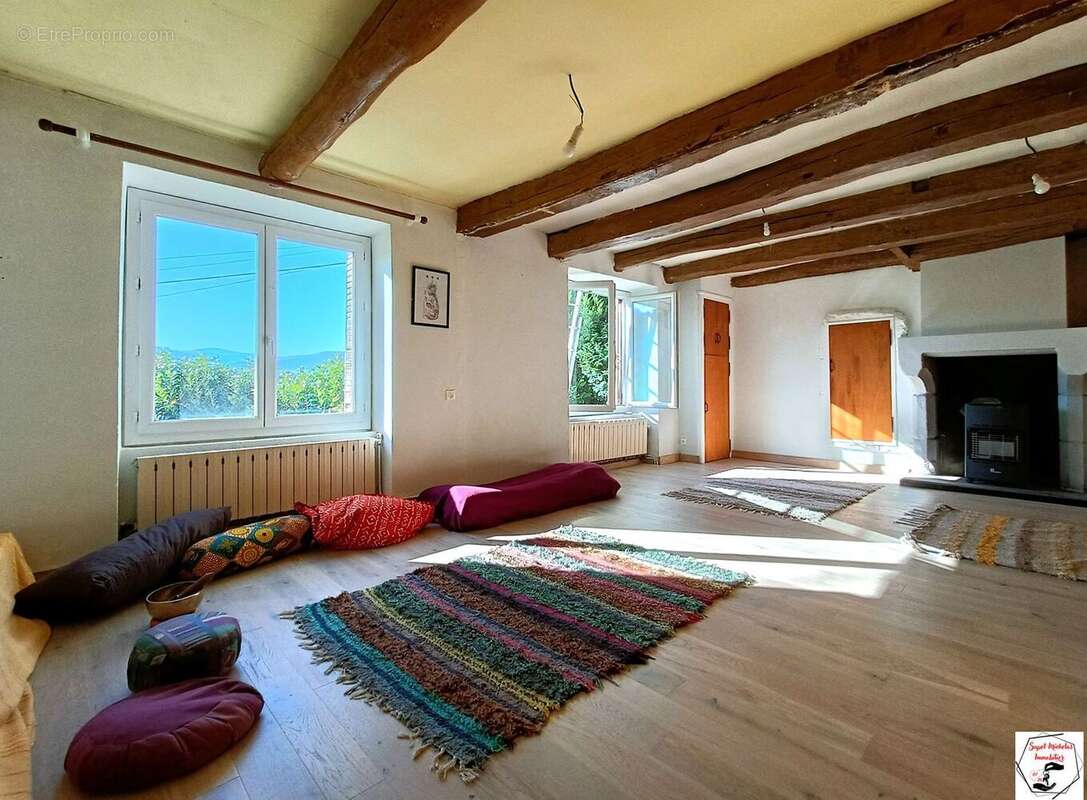 Maison à COLOMBIER-LE-VIEUX