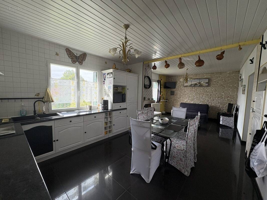 Maison à REGNIERE-ECLUSE