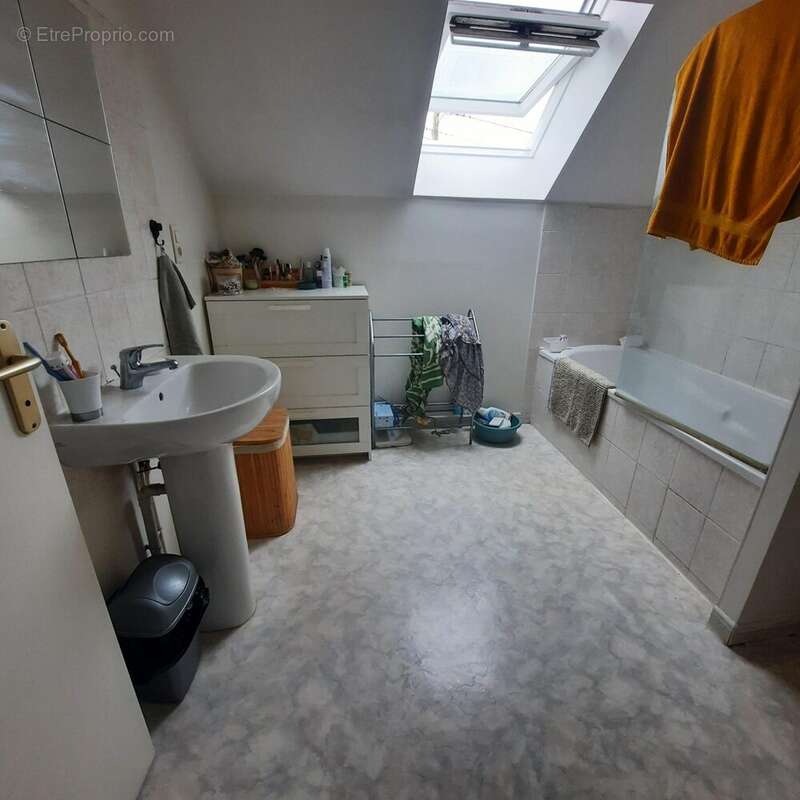 Maison à SAINT-ETIENNE-DE-MONTLUC