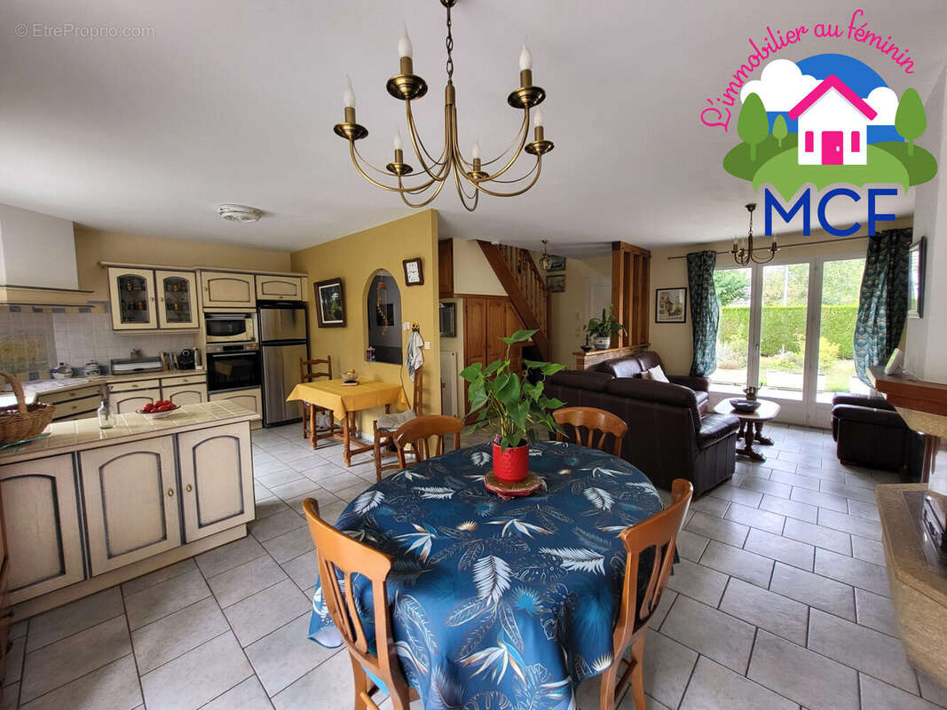 Maison à DAMMARTIN-EN-SERVE