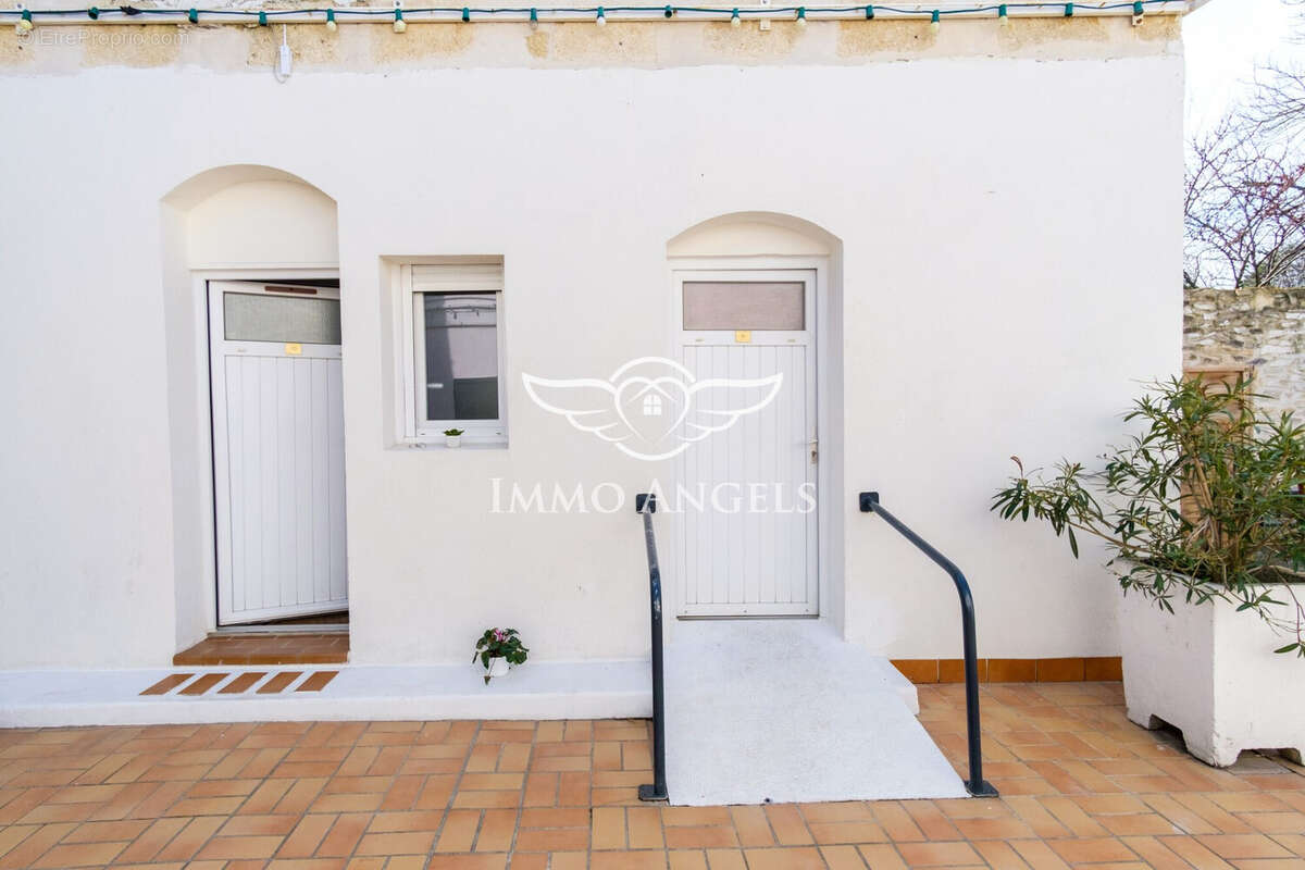 Appartement à UCHAUD