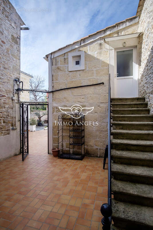 Appartement à UCHAUD