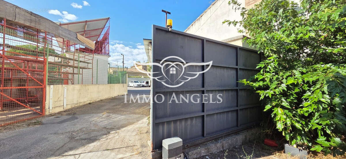 Appartement à UCHAUD