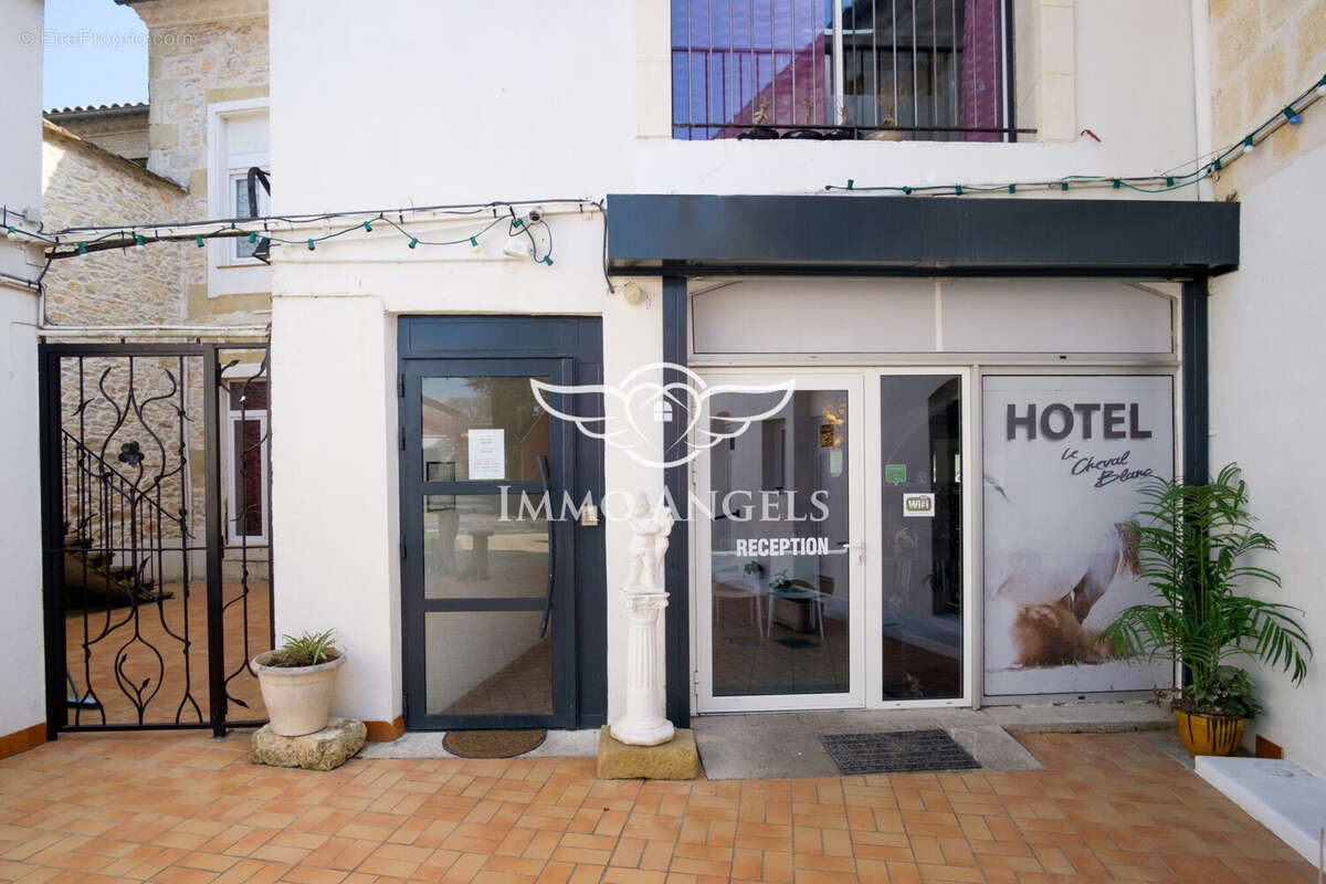 Appartement à UCHAUD