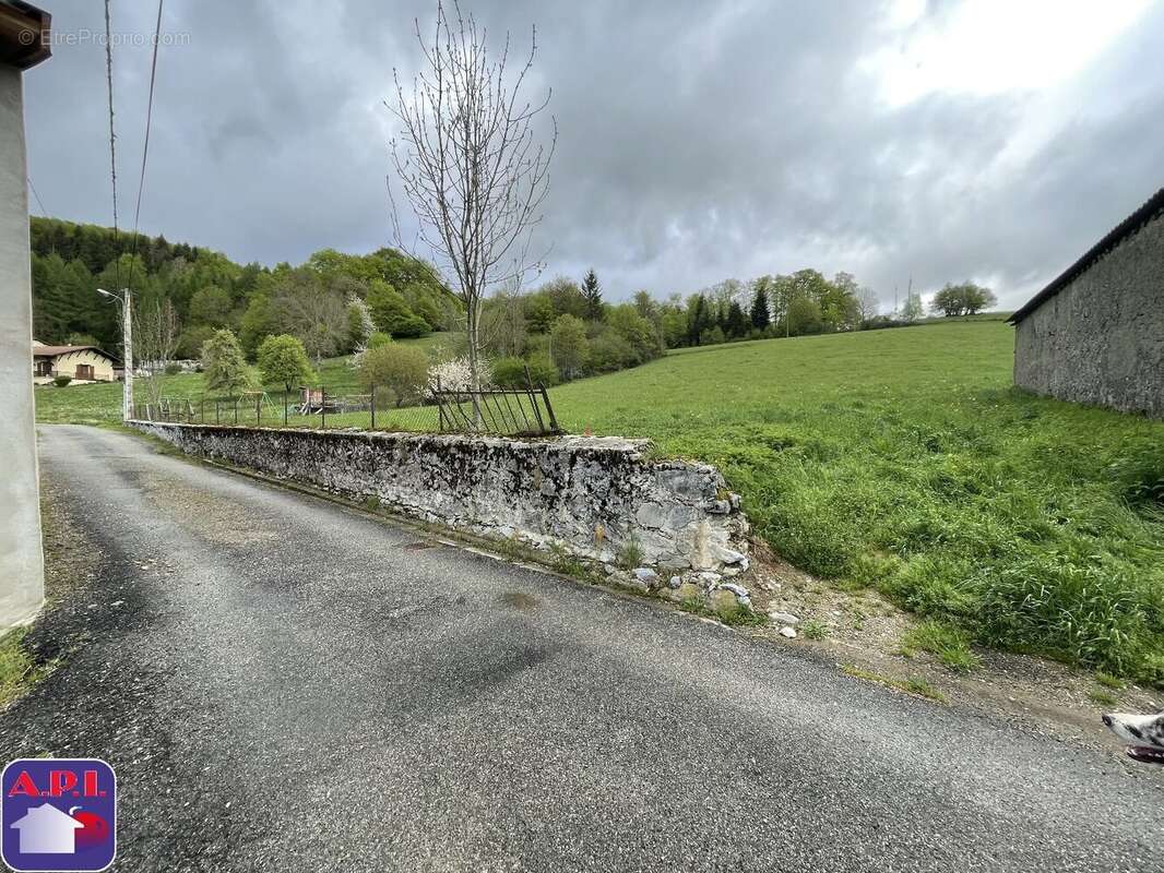 Terrain à ROQUEFEUIL