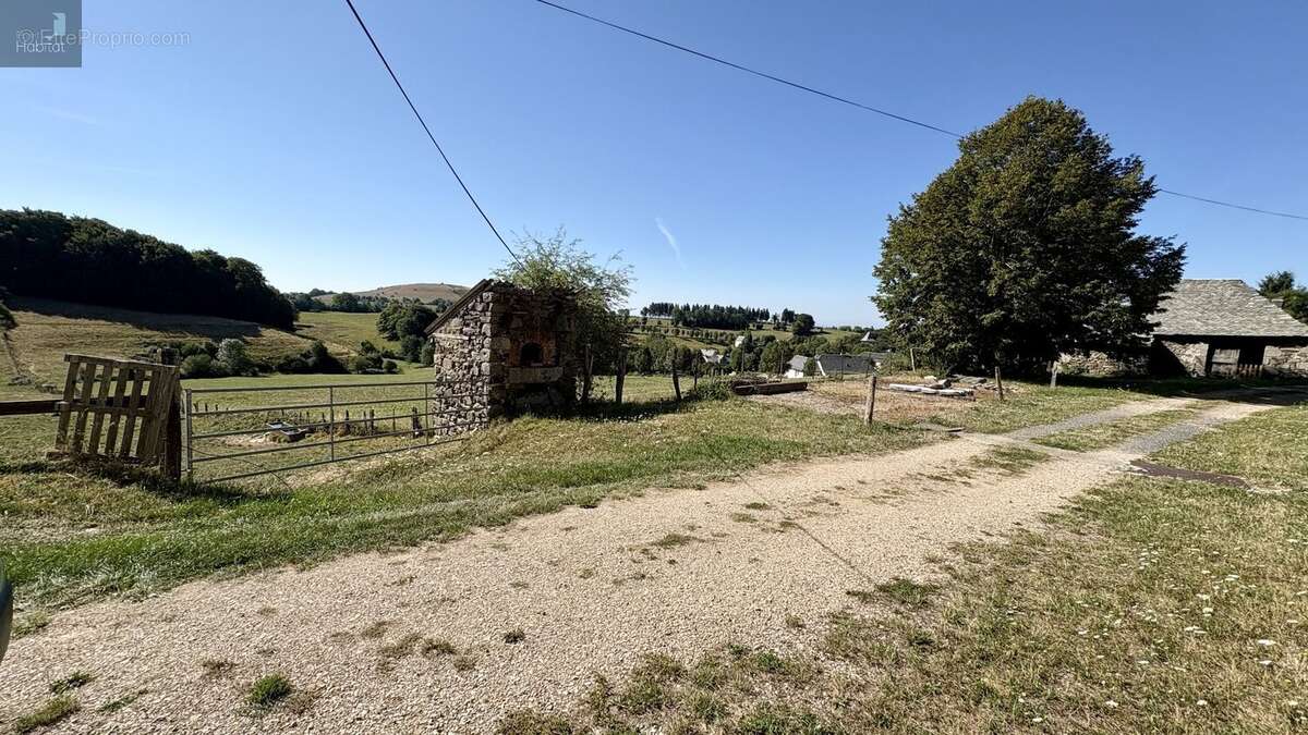 Maison à MONTPEYROUX