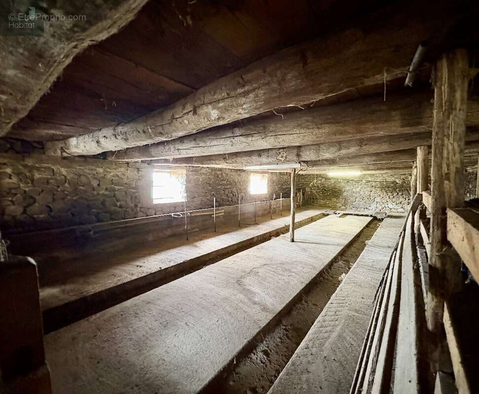 Maison à MONTPEYROUX