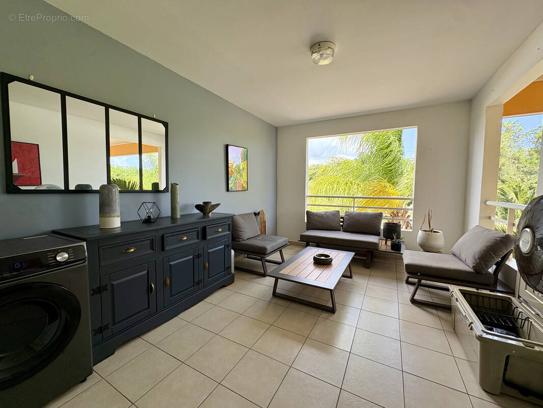 Appartement à BAIE-MAHAULT