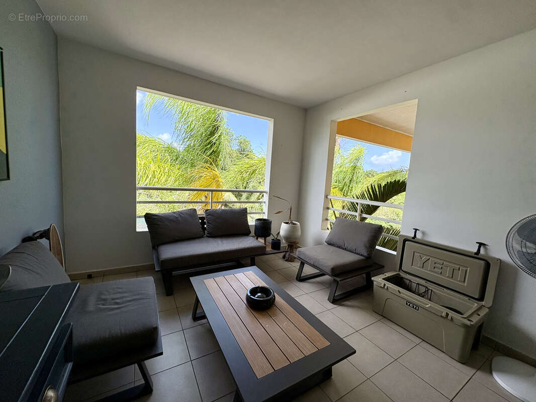 Appartement à BAIE-MAHAULT