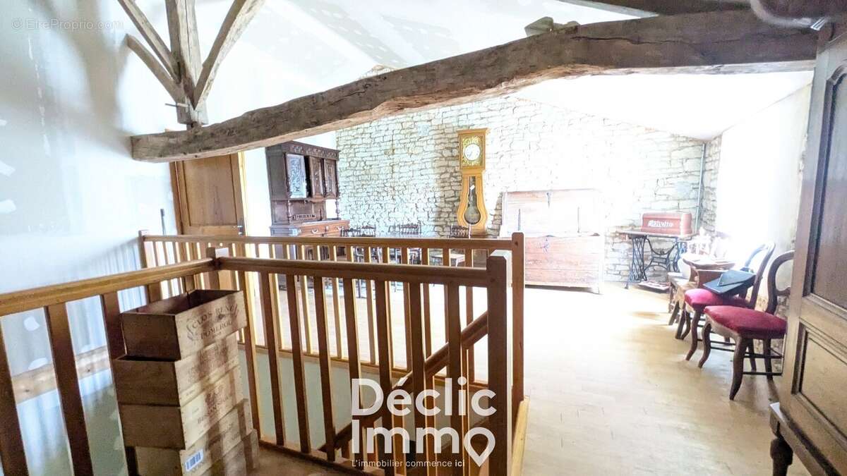 Maison à THEIL-RABIER