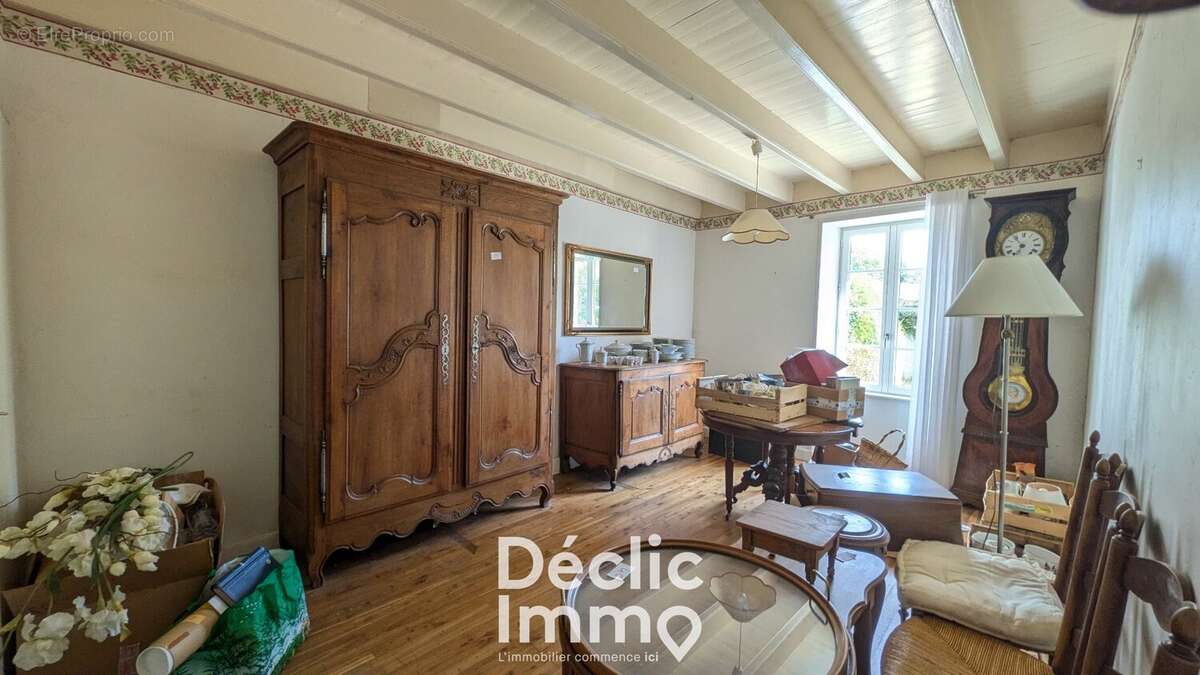 Maison à THEIL-RABIER