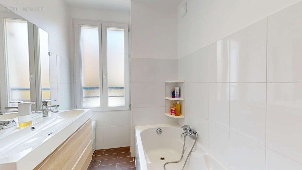 Appartement à VALLAURIS