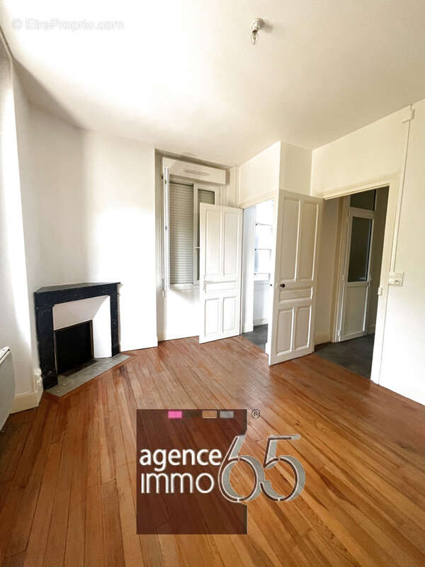 Appartement à ESQUIEZE-SERE