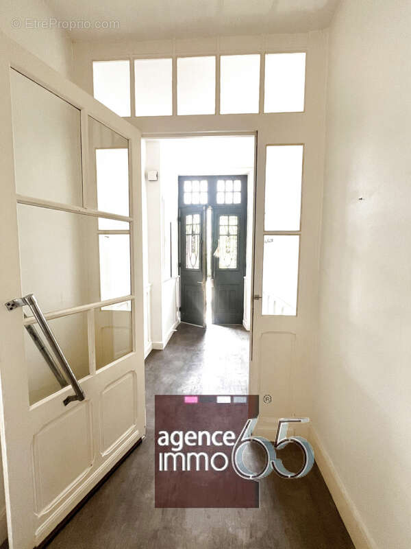 Appartement à ESQUIEZE-SERE