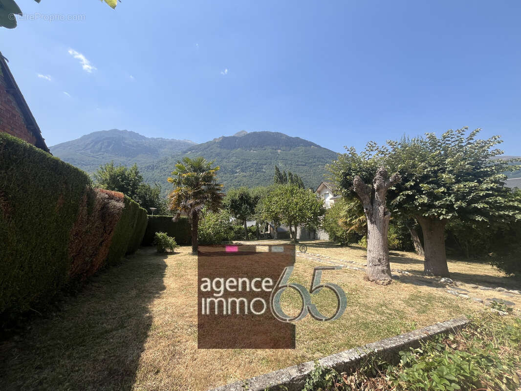 Appartement à ESQUIEZE-SERE