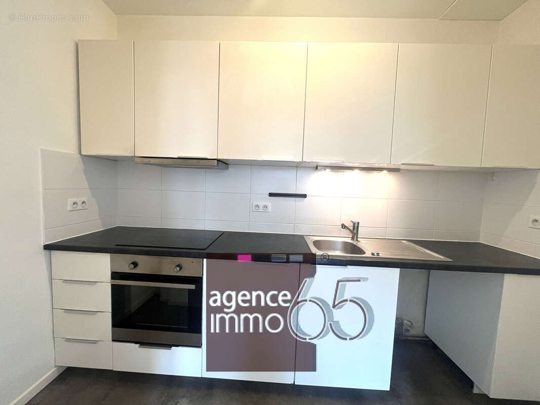 Appartement à ESQUIEZE-SERE