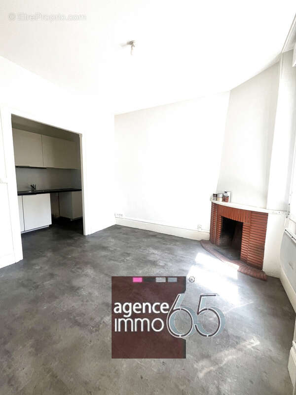 Appartement à ESQUIEZE-SERE