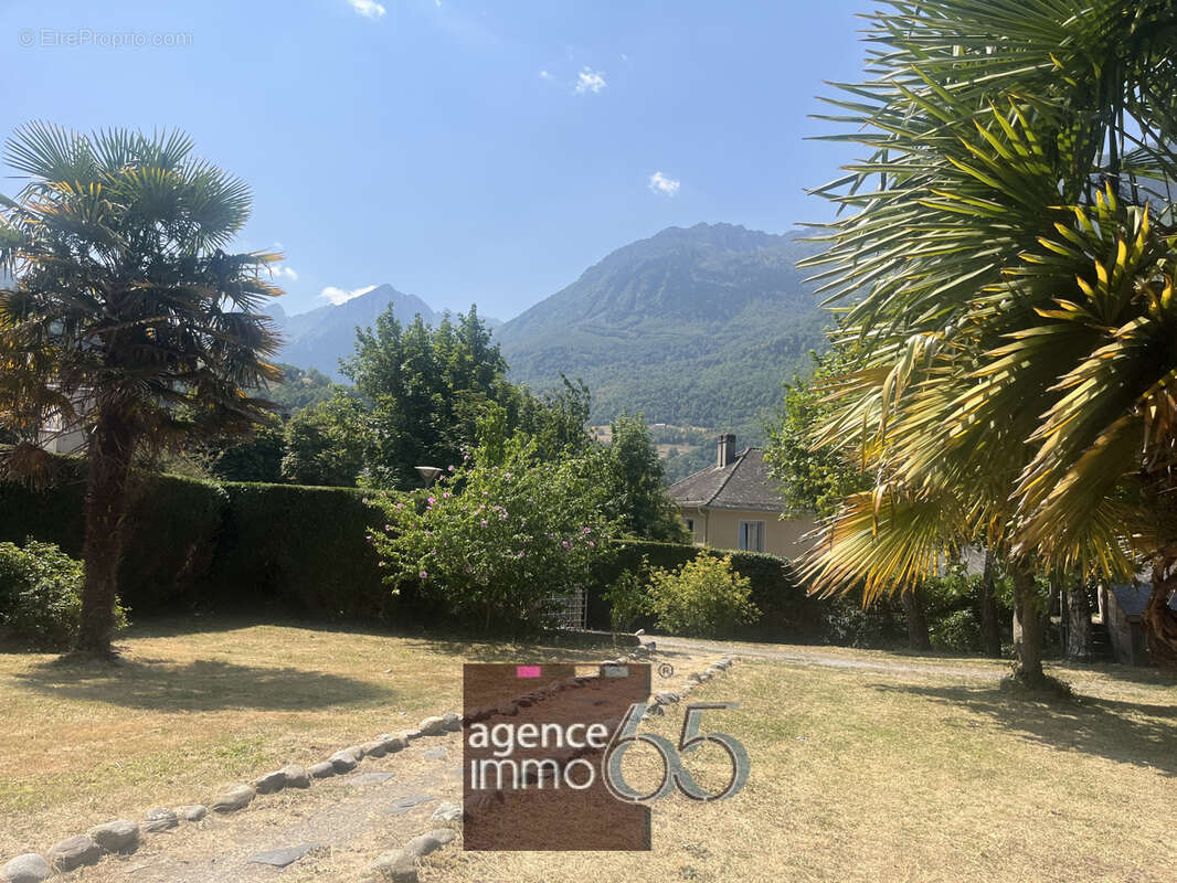 Appartement à ESQUIEZE-SERE