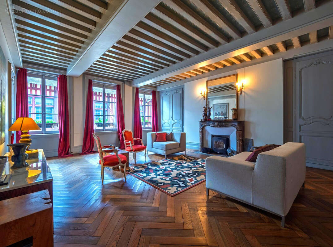 Maison à PONT-L&#039;EVEQUE