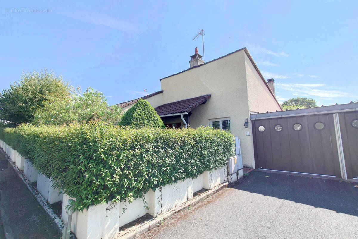 Maison à VILLEFRANCHE-DE-ROUERGUE