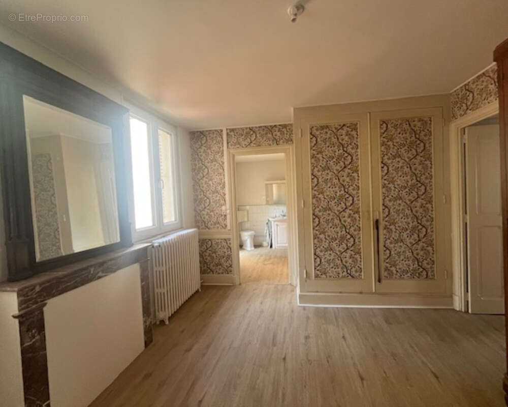 Maison à SAINT-REMY-SUR-DUROLLE