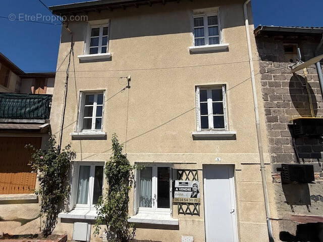 Maison à SAINT-REMY-SUR-DUROLLE