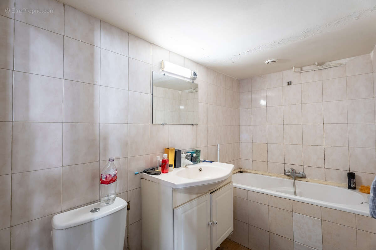Appartement à MARSEILLE-4E