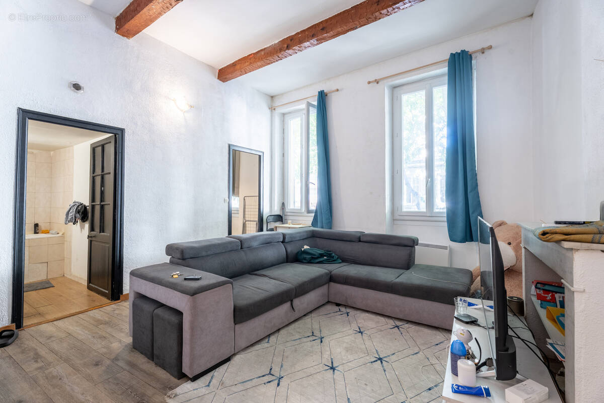 Appartement à MARSEILLE-4E