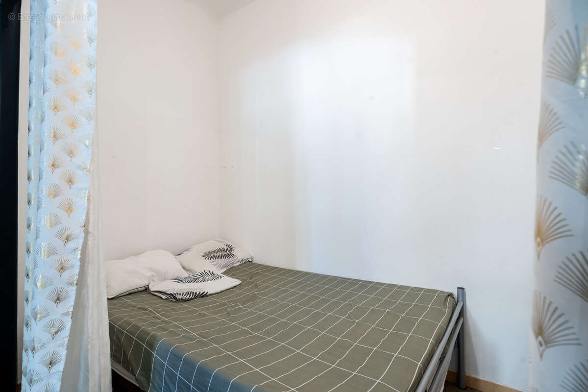 Appartement à MARSEILLE-4E