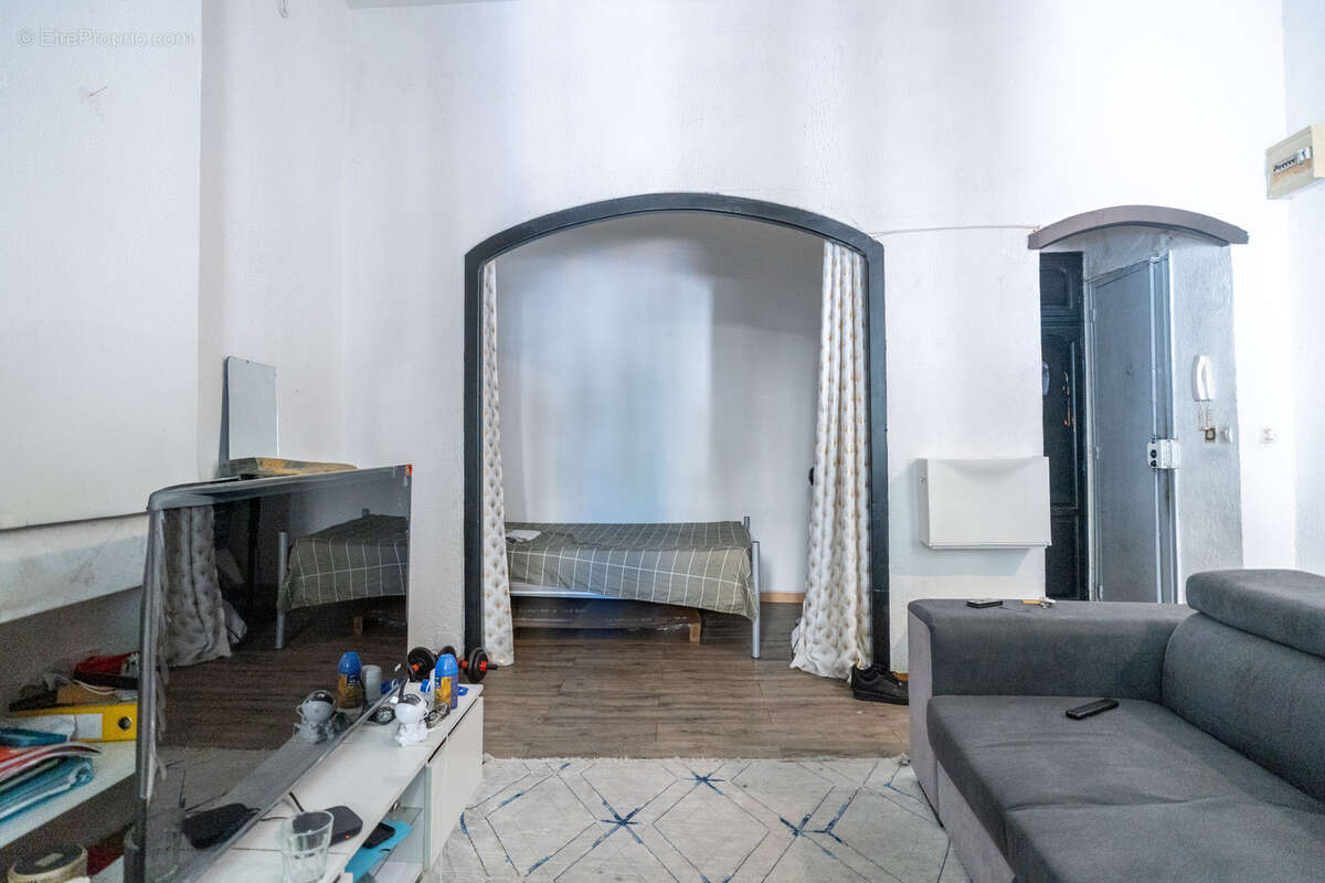 Appartement à MARSEILLE-4E