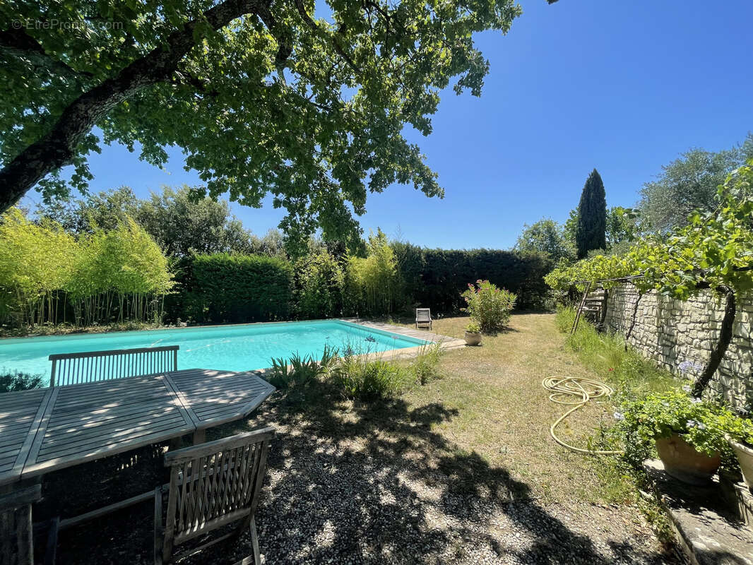 Maison à VAISON-LA-ROMAINE