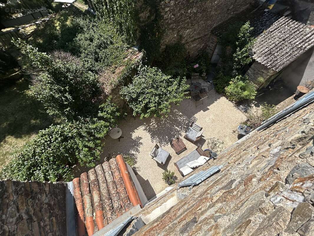 Maison à L&#039;ESTRECHURE