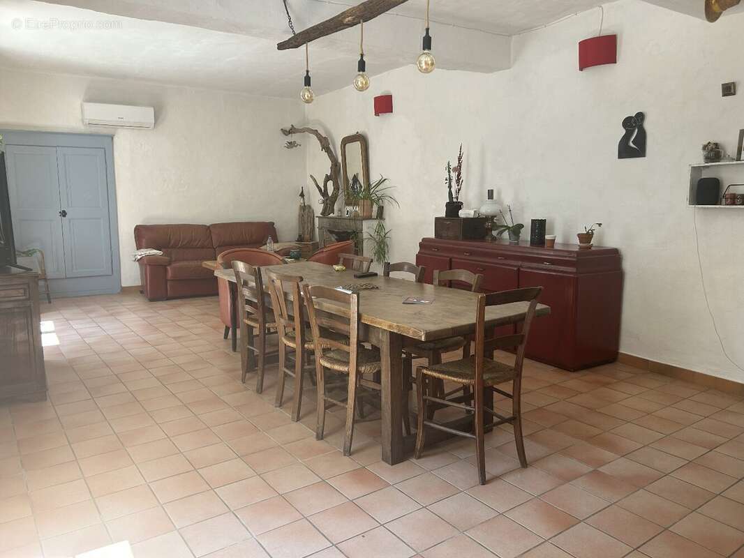 Maison à L&#039;ESTRECHURE